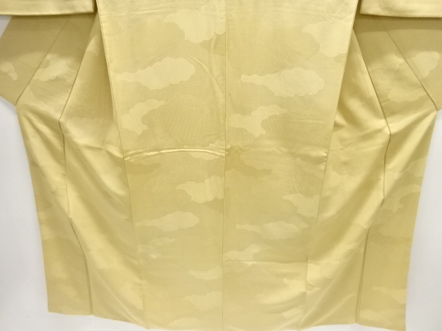  雲模様織り出し色無地着物